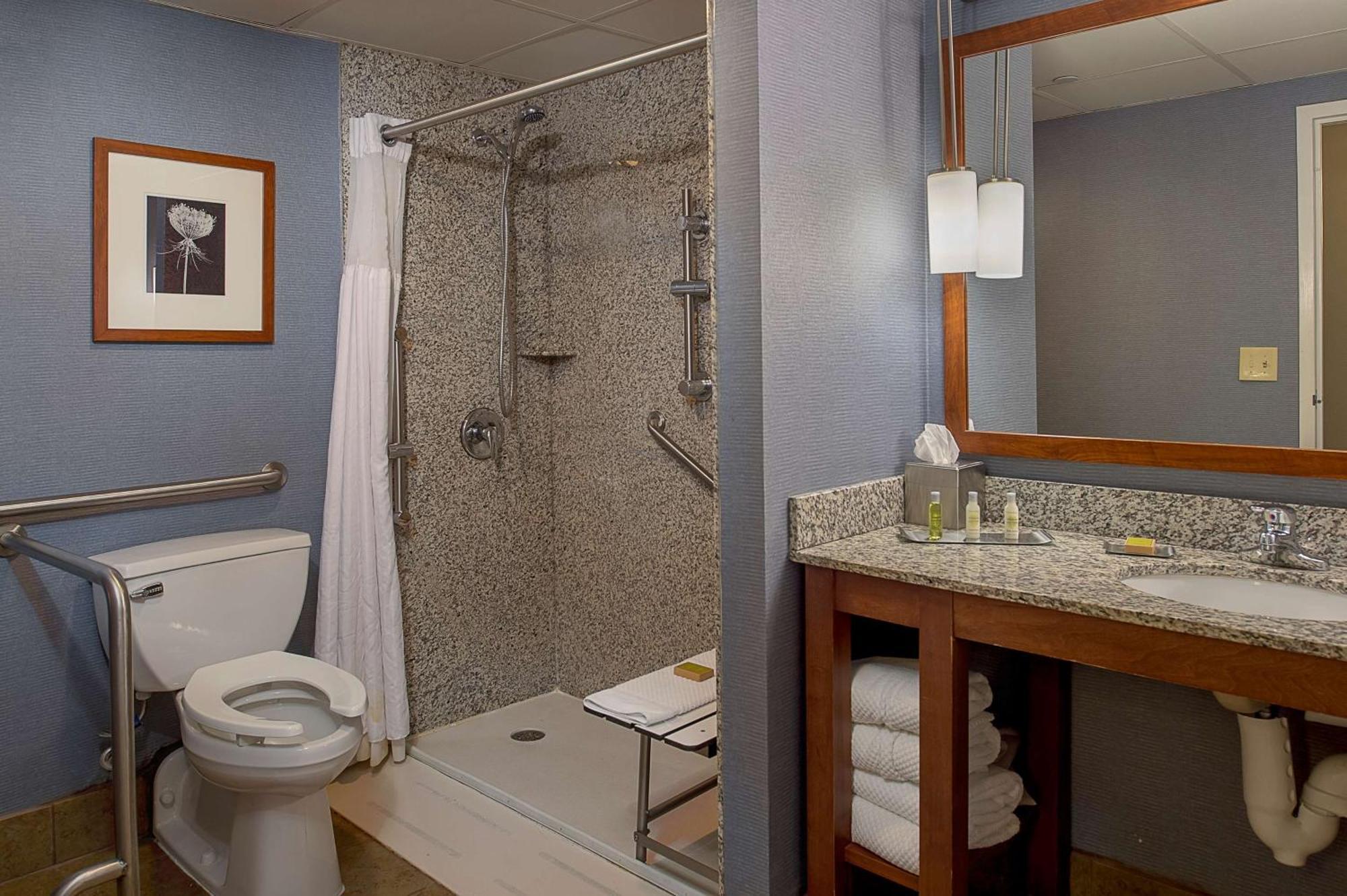 Отель Doubletree By Hilton St. Louis At Westport Мэриленд-Хайтс Экстерьер фото